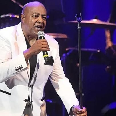 Cantor Peabo Bryson, intérprete de Beauty and the Beast, morre aos 75