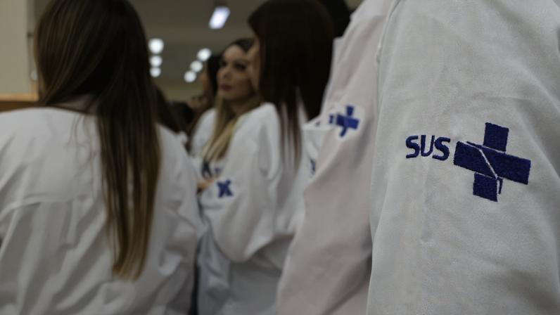 Novos médicos do Programa Mais Médicos durante visita no Super Centro Carioca de Saúde, em Benfica. Foto: Fernando Frazão/Agência Brasil