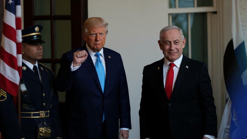Foto colorida de Donald Trump e Benjamin Netanyahu