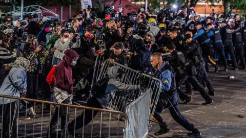 Nova Jersey acusa condições insalubres em instalação de migrantes