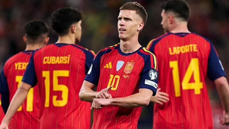 Dani Olmo comemora gol da Espanha contra a Turquia pelas Eliminatórias Europeias para a Copa do Mundo de 2026