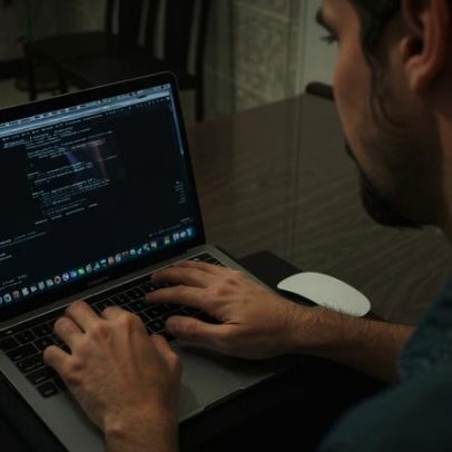 20 melhores prompts para desenvolvedores programarem com IA