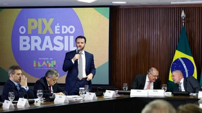 Em reunião ministerial, Durigan defendeu medidas tributárias adotadas pelo governo