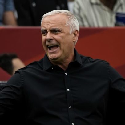Técnico da Nova Zelândia aponta erro no segundo gol do Egito