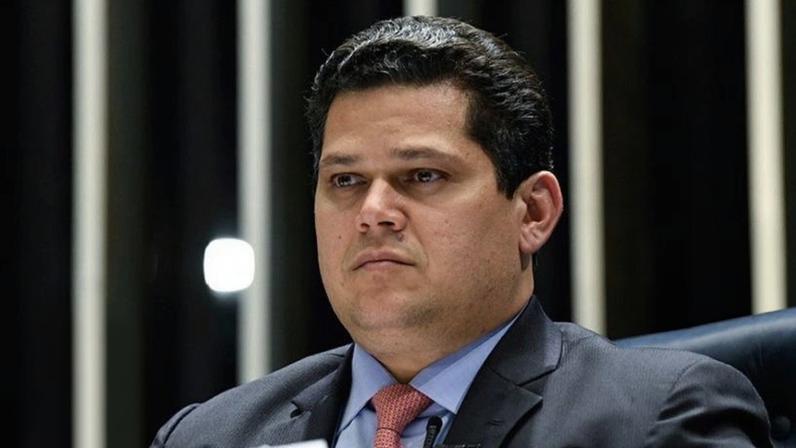 Vorcaro transfere US$ 30 milhões para Alcolumbre, diz revista