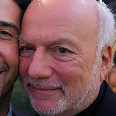 Elenco se despede de James Burrows, diretor de Friends, aos 85 anos