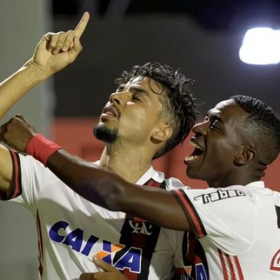 Flamengo celebra atuações de Vini Jr. e Paquetá pela Seleção