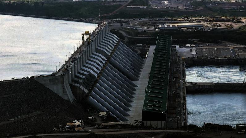 Usinas hidrelétricas são desligadas por ordem do ONS para evitar excesso de oferta que cause apagões. (Foto: Marcos Corrêa/Presidência da República)