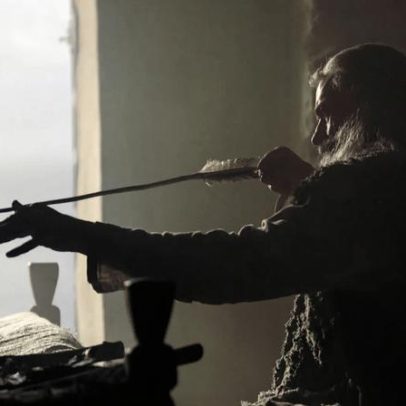 Resenha analisa The Death of Robin Hood destacando tom, direção e ritmo