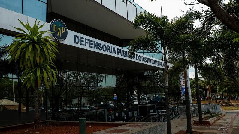Hoje, a Defensoria Pública está presente em quase todas as regiões administrativas. Há projetos para a expansão da instituição até chegarmos a todas elas. Poder acolher e orientar essas pessoas é causa de muita alegria para os que compõem a instituição”, define o defensor público-geral, Celestino Chupel