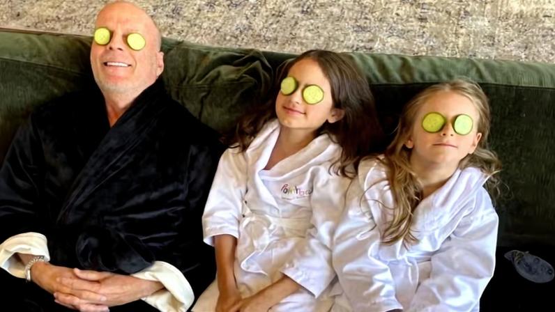 Demi Moore posta fotos inéditas de Bruce Willis em homenagem na web — Foto: reprodução/instagram