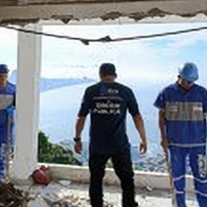Prefeitura do Rio derruba casa de luxo usada por traficantes no Vidigal