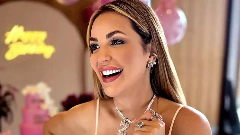 Deolane Bezerra responde processo por suspeita de envolvimento em lavagem de dinheiro para o PCC
