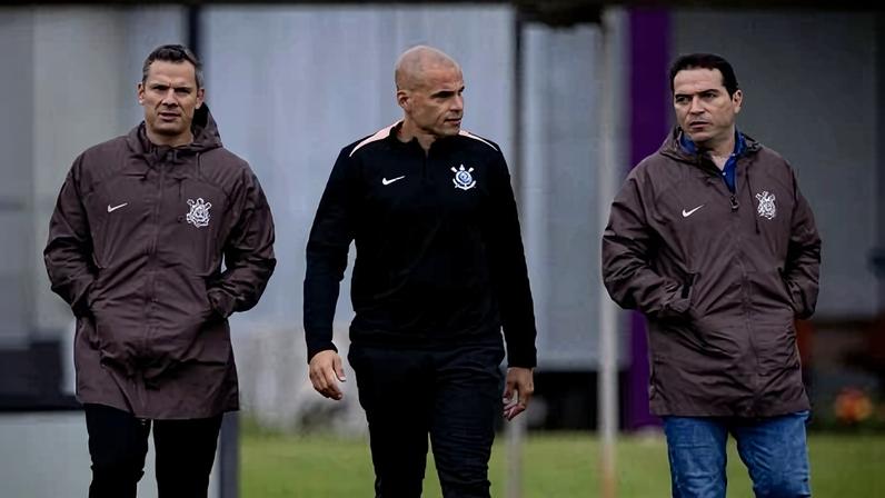 Departamento de futebol do Corinthians seguirá ativo durante período de férias