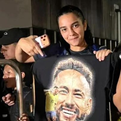 Adolescente fã de Neymar chora por não conseguir foto e planeja comemorar hexa