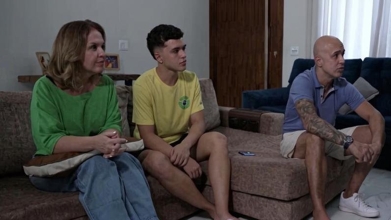 Lohran Barbarini, de 16 anos, enfrentou um tratamento contra uma leucemia ainda na infância e conta que a paixão pela bola ajudou na busca pela cura — Foto: Reprodução/EPTV