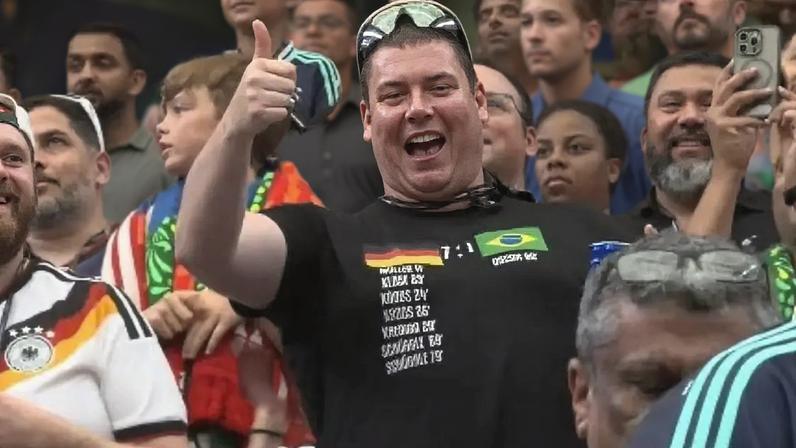 Torcedor alemão com camiseta do 7x1