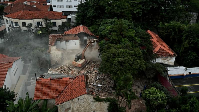 Imagem colorida da vila de casas destruída na Vila Mariana sem autorização da Prefeitura - Metrópoles