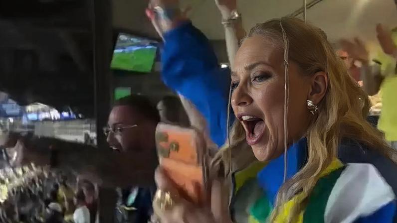 Virginia Fonseca comemora gol de Vini Jr.