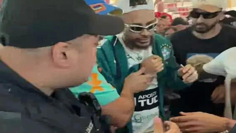 Influenciador Eigon Oliver, conhecido por imitar o craque da Seleção Brasileira, foi confundido com Neymar.