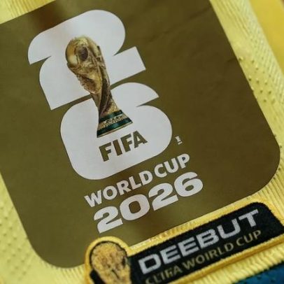 Brasil faz estreia na Copa com patch dourado exclusivo, entenda o motivo