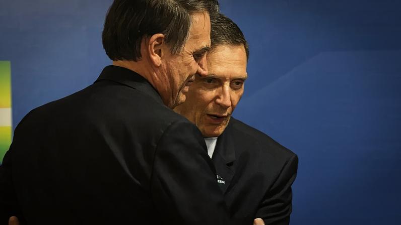 Jair Bolsonaro e Marcelo Crivellaual prefeito na noite de hoje (Antonio Cruz/Agência Brasil)