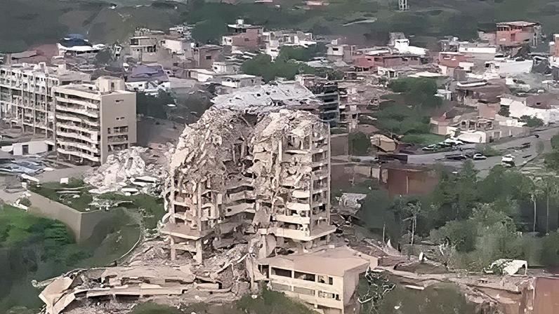 Imagens aéreas mostram destruição em La Guaira