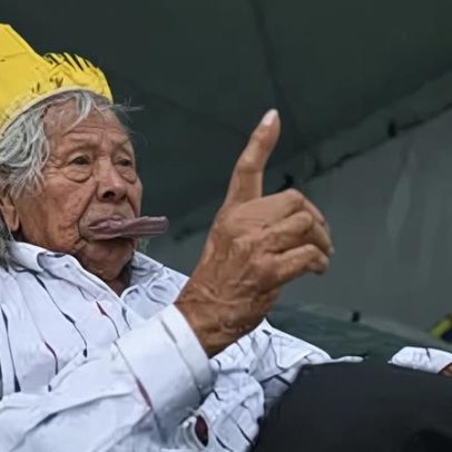 Cacique Raoni Metuktire internado em estado grave por pneumonia em Sinop