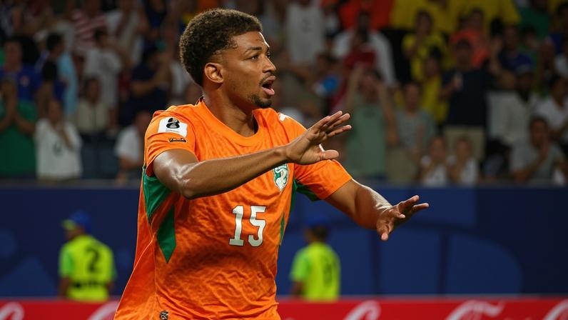 Diallo, da Costa do Marfim, comemora gol contra o Equador na Copa