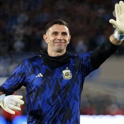 Dibu Martínez desfalca Argentina em amistosos pré-Copa por dedo quebrado