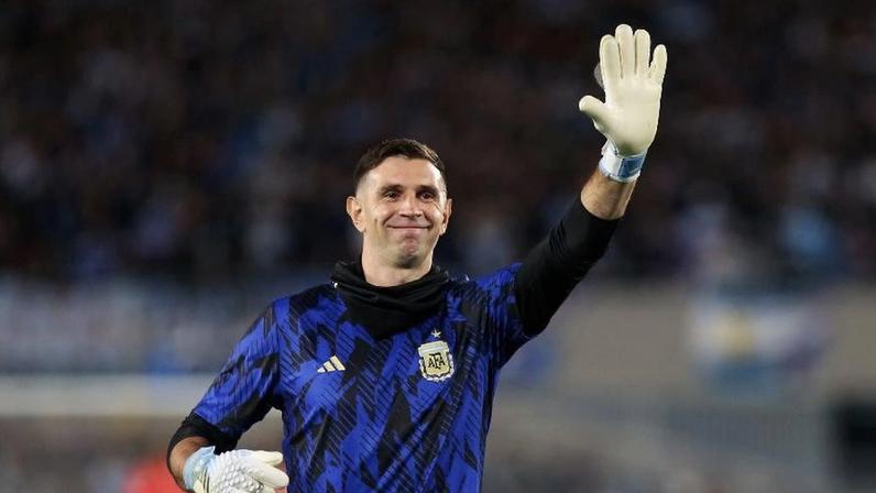 Dibu Martínez antes de jogo da Argentina contra o Paraguai nas Eliminatórias