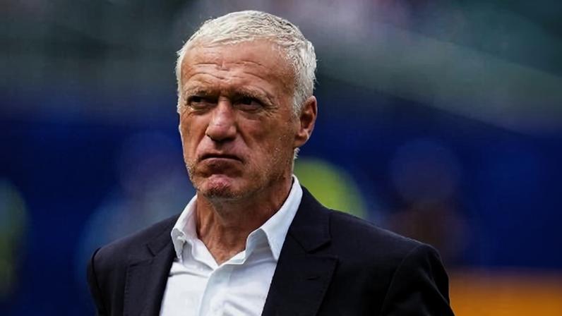 Didier Deschamps desfalca a França contra a Noruega