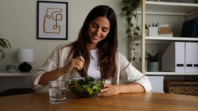 A dieta low carb pode influenciar o emagrecimento e o equilíbrio do corpo quando feita de forma adequada e consciente