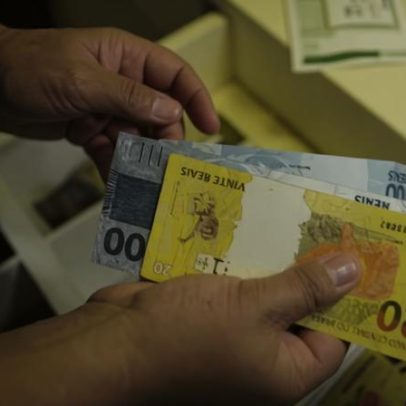 Receita restituirá IR a contribuintes com dinheiro a receber em 15 de julho