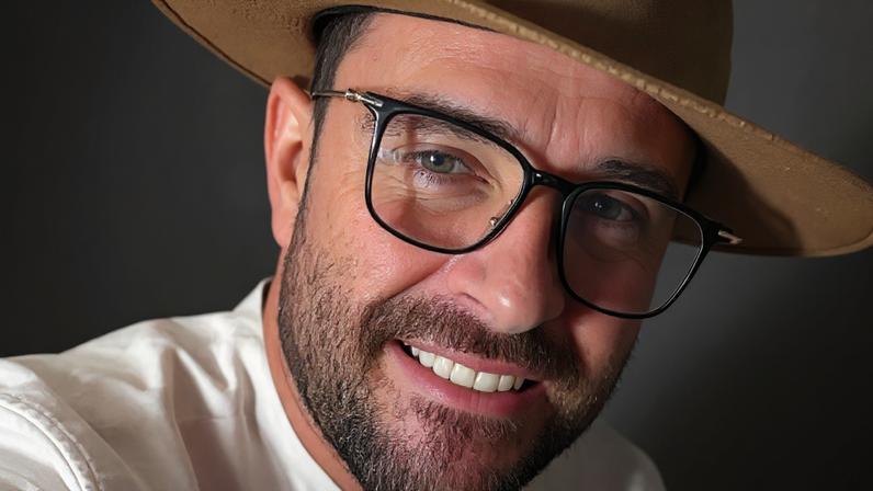 Diogo Nogueira agradece carinho dos fãs após cancelar shows por problema de saúde