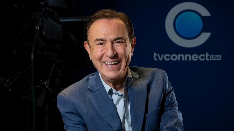 O apresentador Amaury Jr. na TV Connect USA