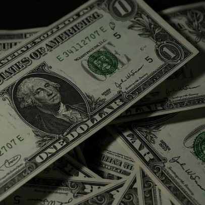 Dólar abre em alta, a R$ 5,18, com influência da ata do Copom