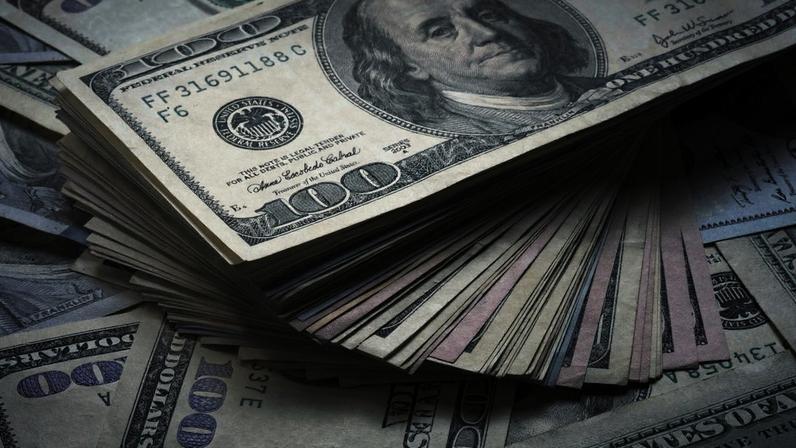 Déficit fiscal elevado aumenta chance de alta do dólar no Brasil. Foto: depositphotos.com / VadimVasenin