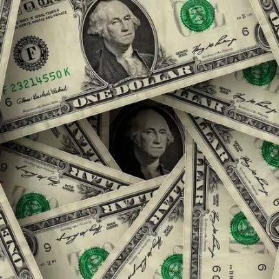 Dólar cai para mínima de dez dias após avanço de acordo EUA e Irã