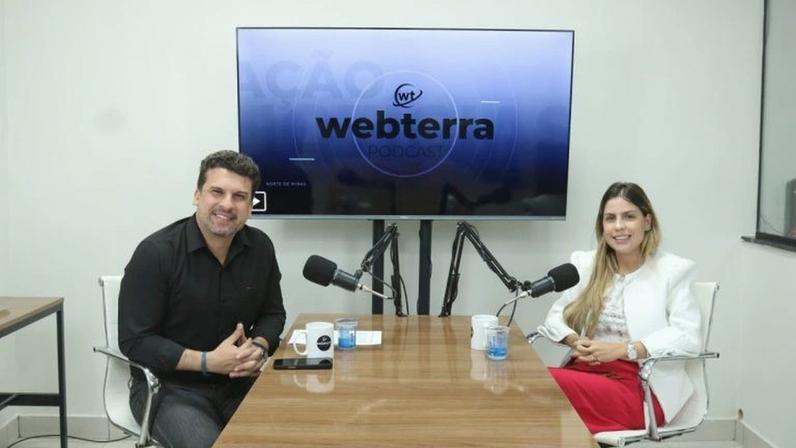 Dra. Laís Santiago fala sobre saúde pública e pré-candidatura a deputada estadual no WebTerra Podcast