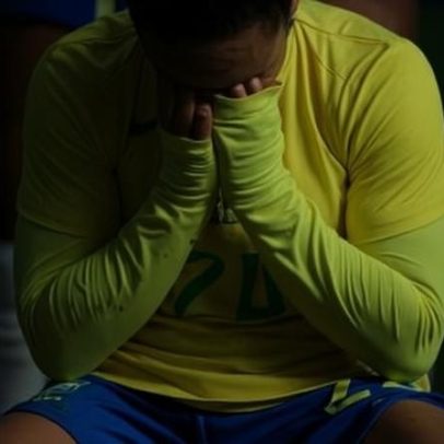 Dudinha sofre lesão no joelho em amistoso do Brasil e fará cirurgia