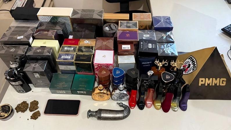 Dupla é presa após arrombamento a loja e polícia recupera parte dos produtos em Taiobeiras