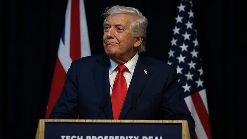 Por que a bolsa não só ignorou, mas ganhou fôlego com o novo tarifaço de Trump? — Foto: Leon Neal/Getty Images