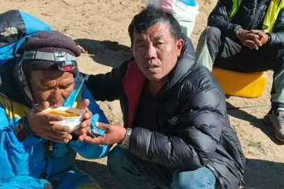 Alpinista do Everest relembra perder o guia que sobreviveu sozinho seis dias