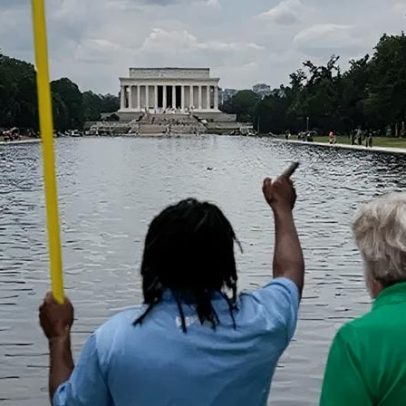 Piscina refletora será esvaziada enquanto Trump culpa vândalos