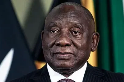 A saga do dinheiro no sofá que persiste para o presidente da África do Sul