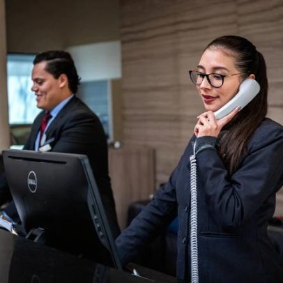 Brasileiros deportados dos EUA poderão preencher vagas na hotelaria em MG