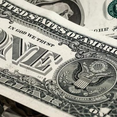Dólar cai frente ao real e bolsa avança após acordo de paz EUA e Irã
