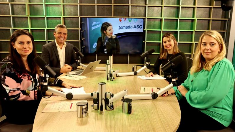 Live da Jornada ASG do Grupo SADA. Participaram, da esquerda para a direita, Luisa Medioli, diretora de Sustentabilidade do Grupo SADA; Leo Mendes, editor adjunto de Audiovisual de O TEMPO; Daniela Medioli, vice-presidente do Grupo SADA; e Marina Cançado, CEO da Transitions e cofundadora da ATO
