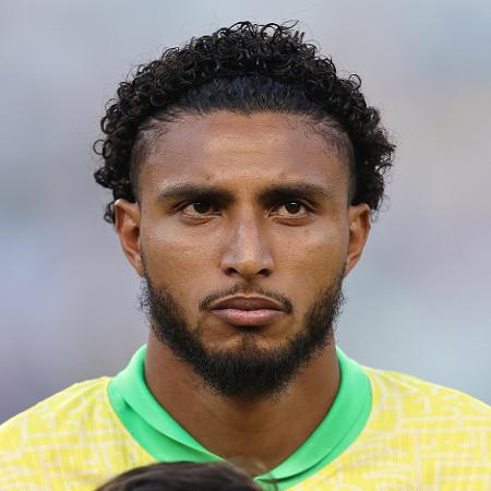 Éderson, volante da seleção brasileira, durante jogo contra o México